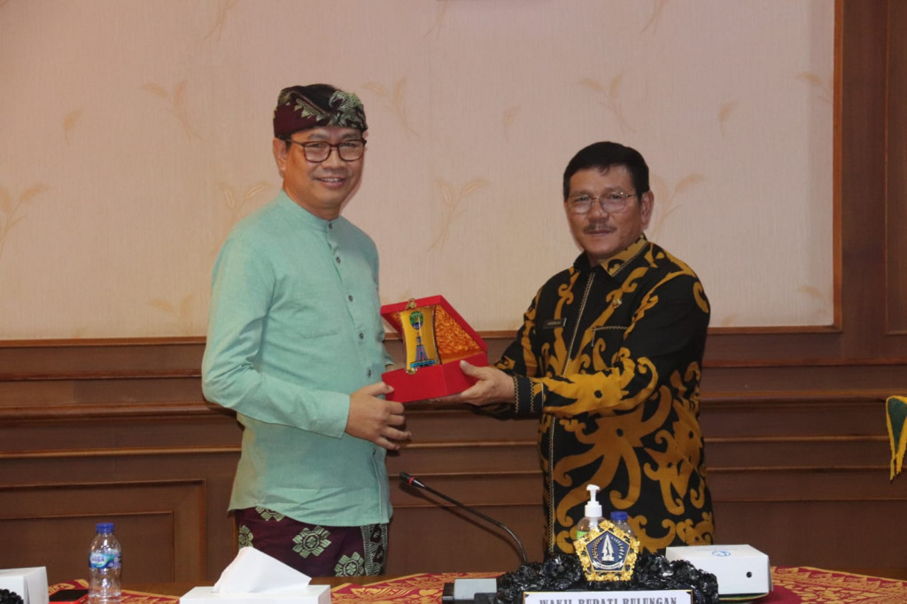 Laksanakan Studi Tiru, Wabup Suiasa Terima Kunjungan Wabup Ingkong Ala